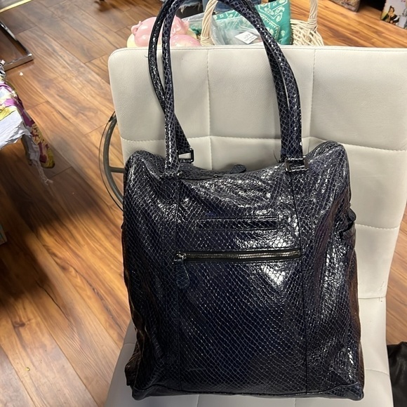 Blue animal skin like bag by STORI beautifully handcrafted lots of pockets - Picture 3 of 9